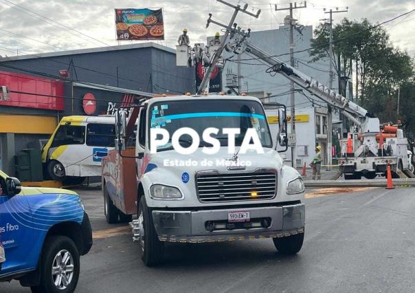 Camionazo Autobús que transportaba obreros choca en Toluca