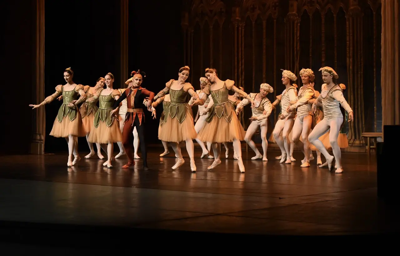 El Lago de los Cisnes es uno de los ballets más famosos y amados del mundo. (Fotografía: Archivo)