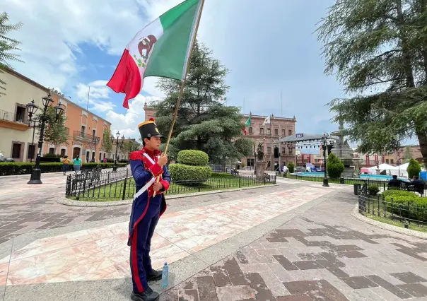 Joven promueve la historia de Coahuila desde el corazón de Saltillo