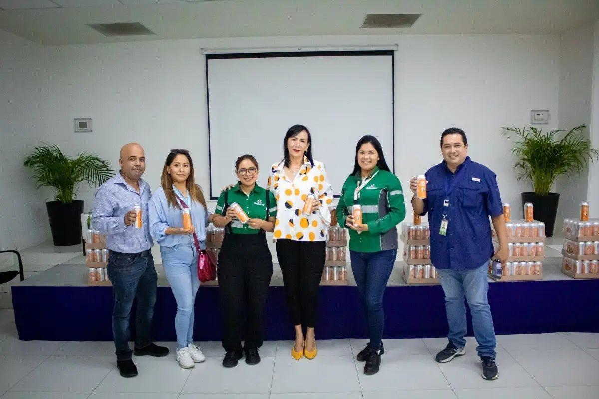 Importante donaciòn de agua purificada recibiò el DIF Tamaulipas por parte de Grupo Cuauhtèmoc Moctezuma. Foto: DIF Tamaulipas