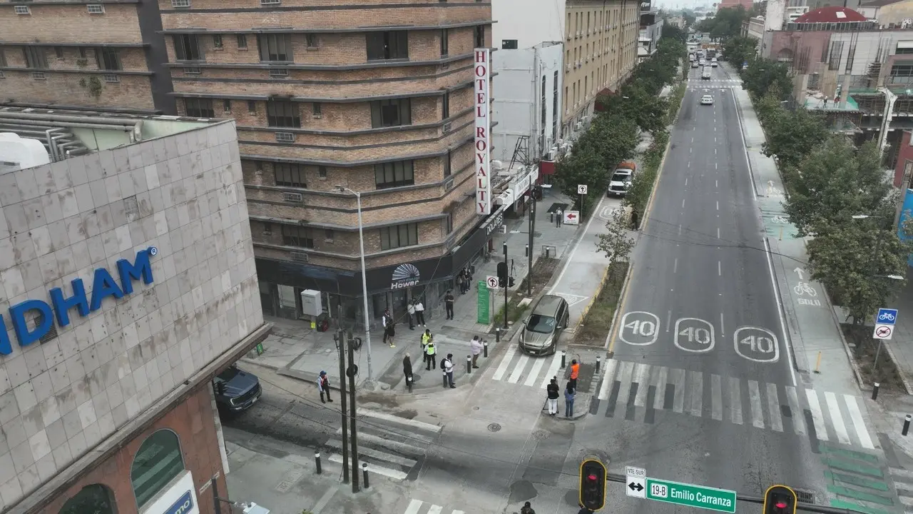 El Director de Vialidad y Tránsito, Gerardo Gloria Juárez, llamó a los conductores a usar el contraflujo de manera responsable, con velocidad máxima de 30 kilómetros por hora. Foto: Armando Galicia.