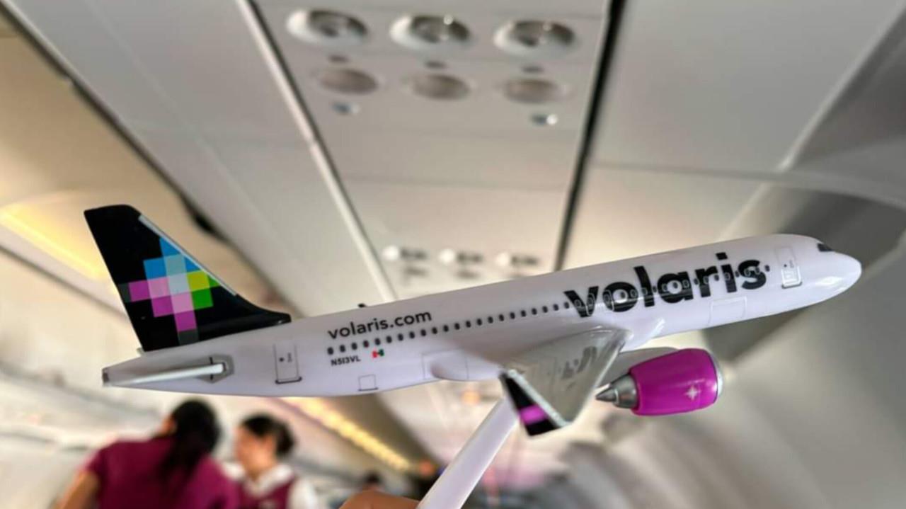 Los registros manuales ayudaron al aterrizaje de las aeronaves a pesar de la falla que hubo en Microsoft.  Foto: Facebook/ Volaris.