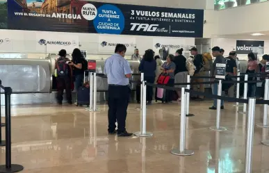 Aeropuerto de Tuxtla Gutiérrez presenta demoras por documentación manual