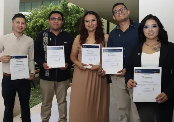 Profesionistas en Enfermería  de la Uady concluyen su posgrado