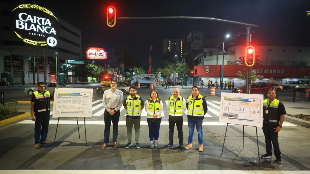 Cambian 40 semáforos del Centro de Monterrey