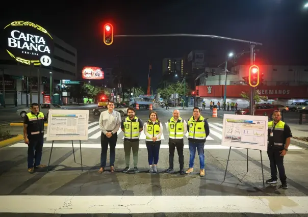 Cambian 40 semáforos del Centro de Monterrey