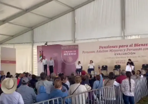 Abuchean al gobernador de Querétaro en pleno evento de AMLO y Sheinbaum