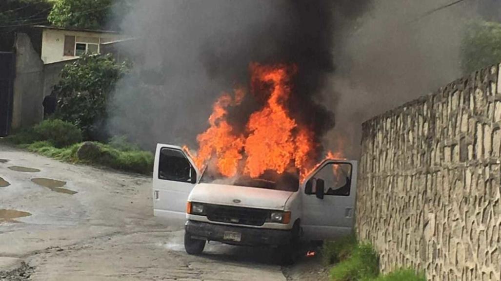 Xonacatlán: Incendian camioneta de talamontes ilegales (VIDEO)