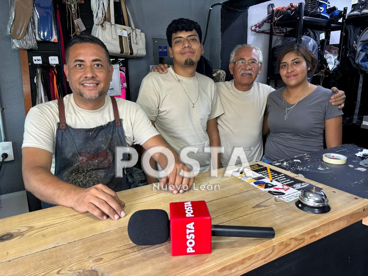 Rreparación de calzado, la familia Zavala en la colonia Ancira en Monterrey. Foto. DIego Beltrán