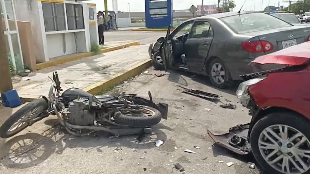 Aparatoso accidente en la vía Mérida-Caucel deja tres lesionados