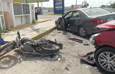 Aparatoso accidente en la vía Mérida-Caucel deja tres lesionados