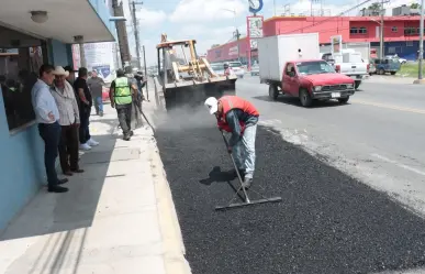 Avanzan trabajos de bacheo en la avenida Arturo B. de la Garza en Juárez