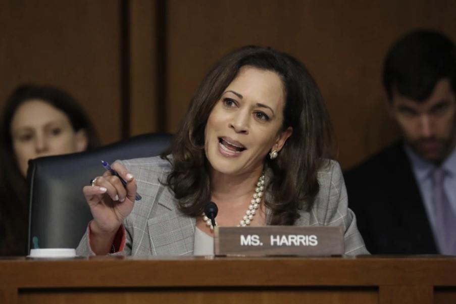 Kamala Harris,  habla ante una Comisión Selecta del Senado sobre Inteligencia, en el Capitolio, Foto. Ilustrativa (AP Foto/J. Scott Applewhite, archivo)