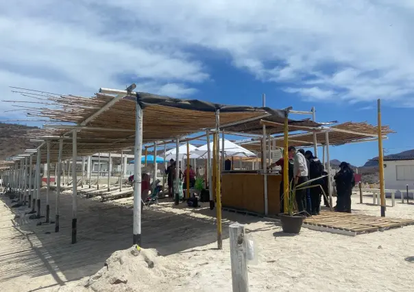 Retiran obstáculos en Playa Pichilingue tras denuncia ciudadana