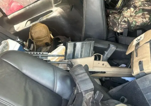 Decomisan armas, vehículos blindados y narcóticos tras cateo en Sonora