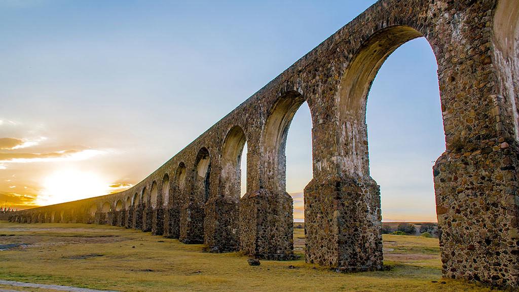 ¿Sin plan para vacacionar? Explora las calles y el Acueducto de Tepotzotlán