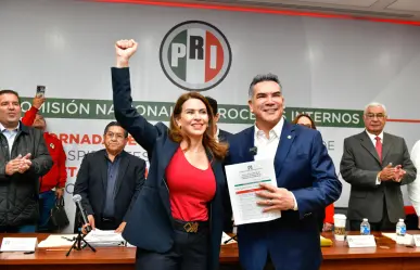 Alejandro Moreno se registra para reelegirse en la presidencia del PRI