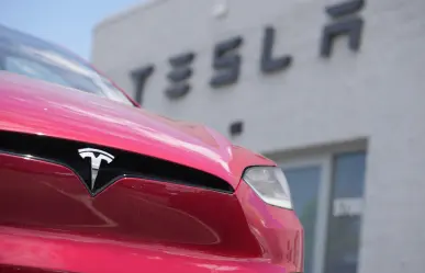 Tesla reporta caída del 45% en ganancias