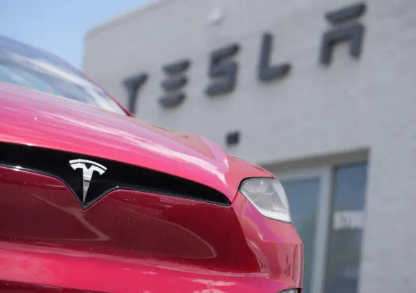 Tesla reporta caída del 45% en ganancias