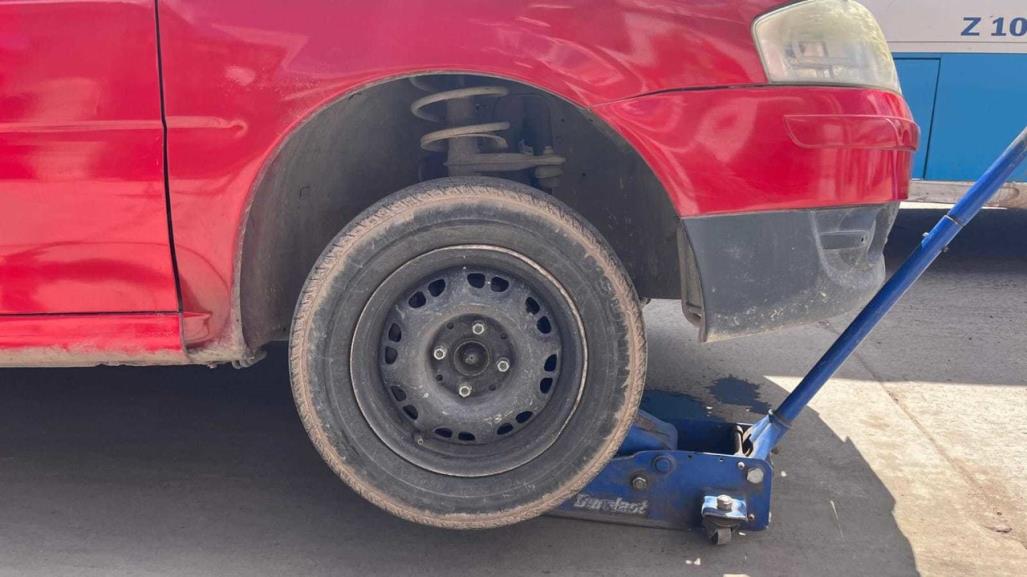 Temporada alta en talleres mecánicos debido al daño por baches