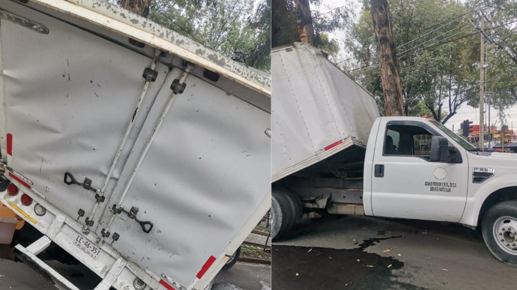 Contenedor de camioneta se atora con árbol y termina destrozada en Tlalpan