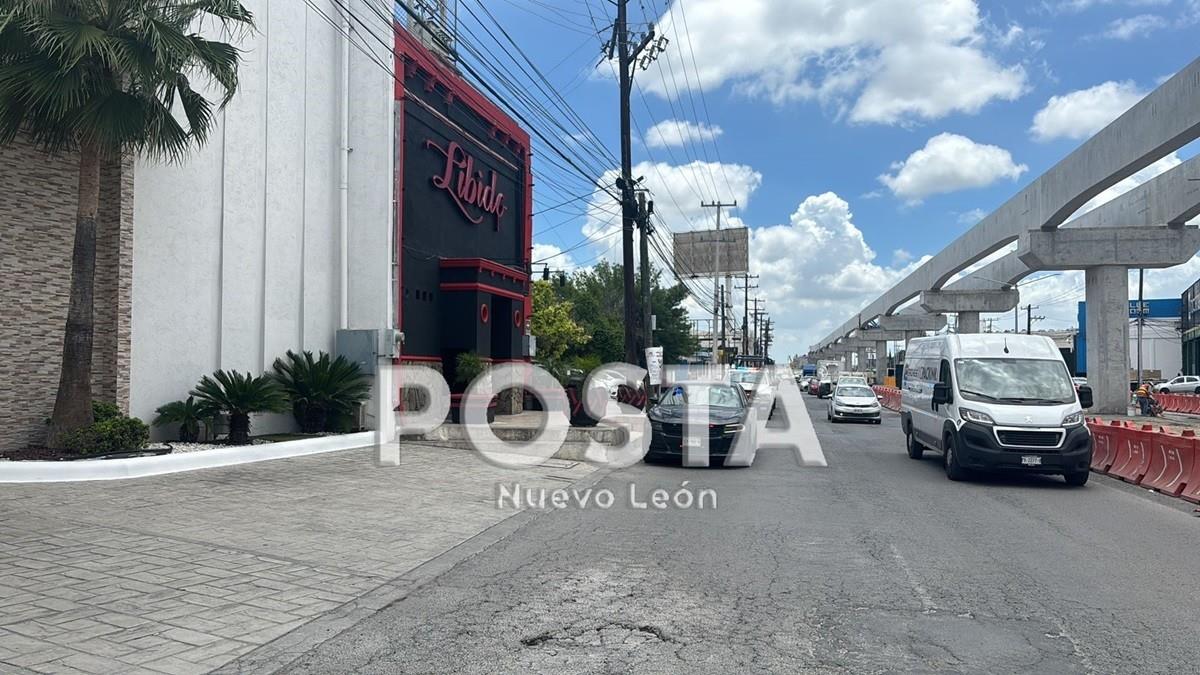 Dejan arma de fuego en interior de un motel en Monterrey