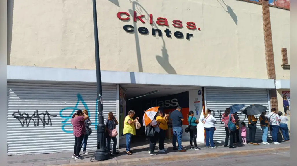 Madrugan fans para conseguir boletos para concierto de Kany García en Saltillo