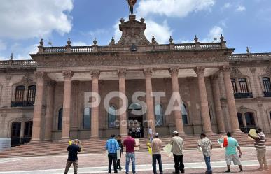 Protestan taxistas de aplicación por presuntos hostigamientos