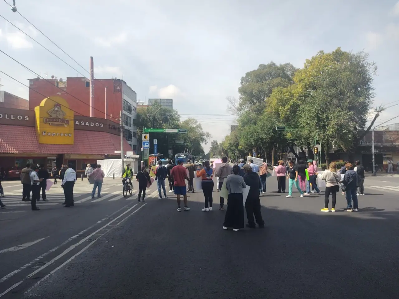 Protesta vecinal en Eje Central Lázaro Cárdenas. Foto: Ramón Ramírez