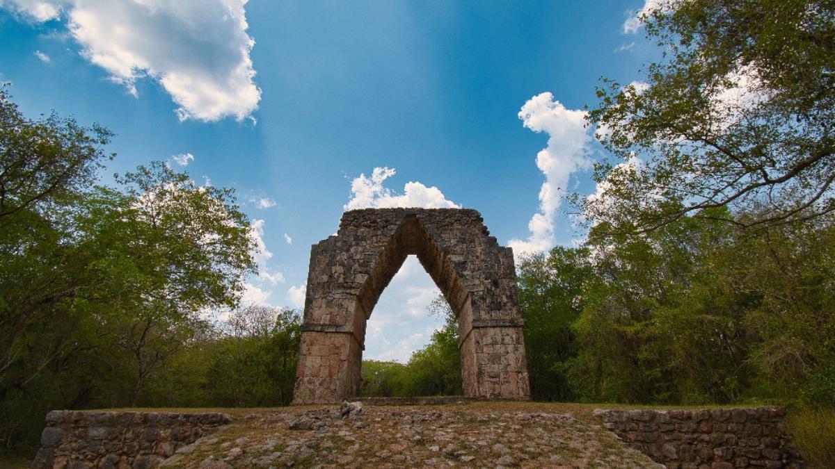 Kabah es uno de los sitios más importantes de la Ruta Puuc Foto: INAH