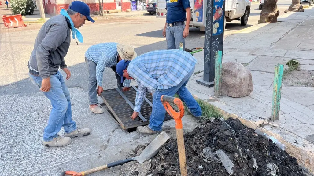 No paran trabajos de limpieza en alcantarillas por la temporada de lluvias