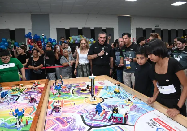 Apodaca premia talento de 160 niños y jóvenes en la Escuela de Robótica