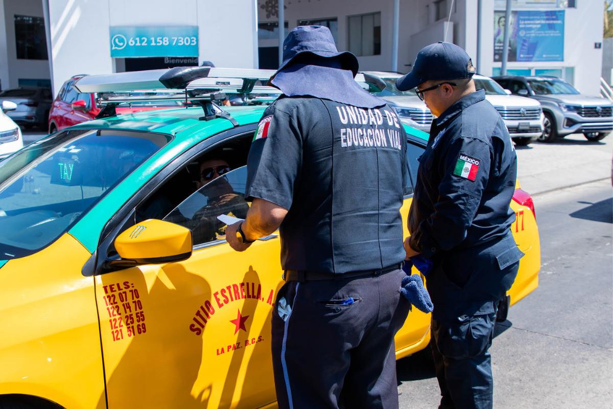 La reforma busca establecer un criterio uniforme y especificar claramente los límites permitidos para el polarizado en los cristales de los vehículos. Foto cortesía por FB Dirección de Seguridad y Tránsito Municipal de La Paz