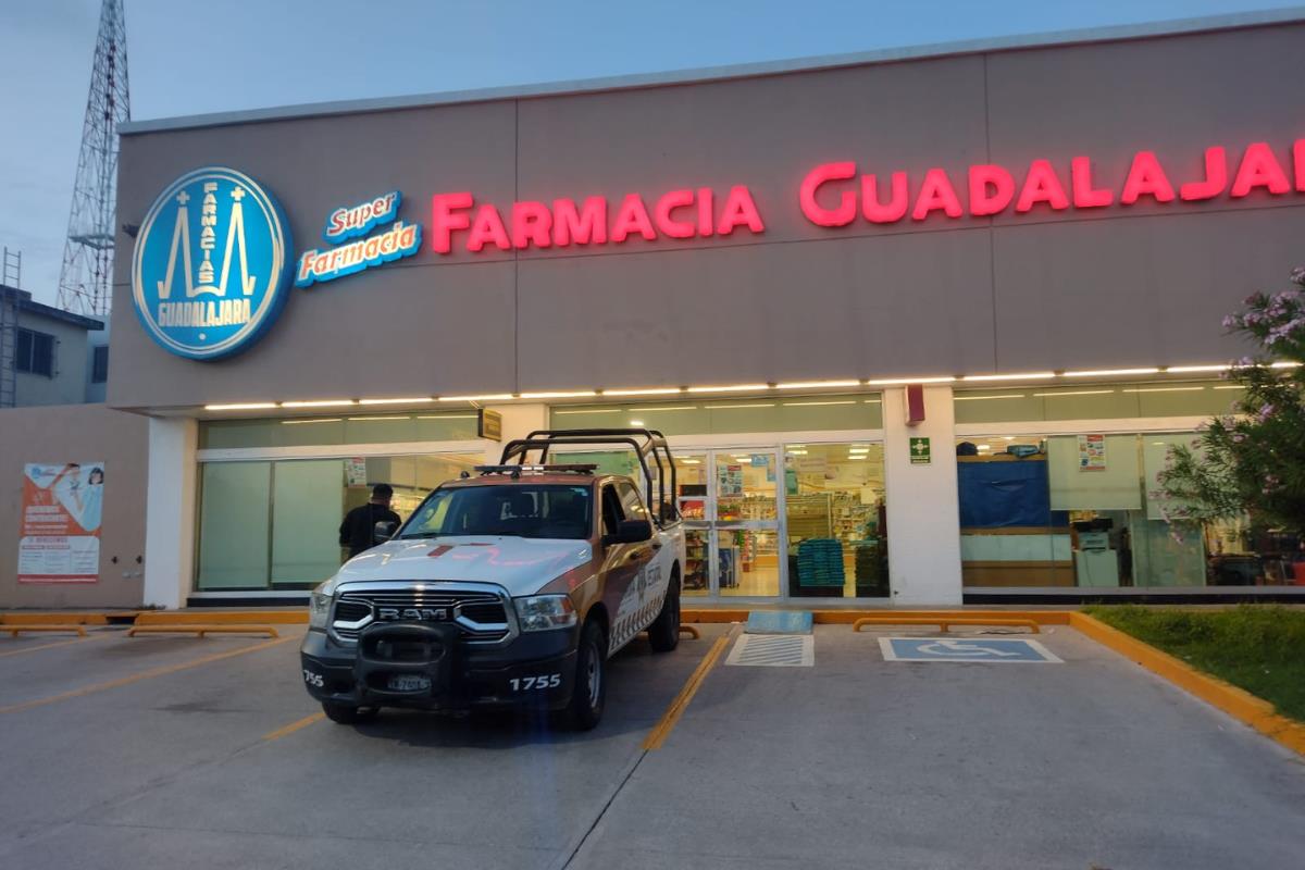 Elementos de la Guardia Estatal reforzaron la vigilancia en zonas comerciales y establecimientos pertenecientes a cadenas comerciales. Foto: Agencia