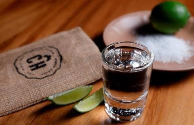 Agarra limón y sal ¡Hoy es día del tequila!