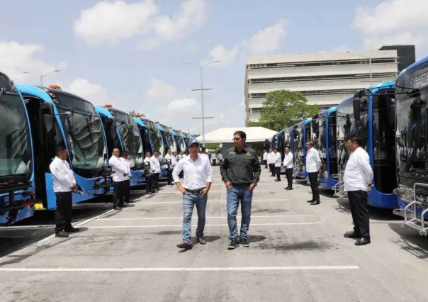 Gobernador Mauricio Vila presenta nuevas unidades Va y Ven en Mérida