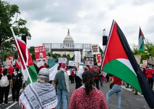 Miles de personas protestan en el Capitolio durante visita de Netanyahu