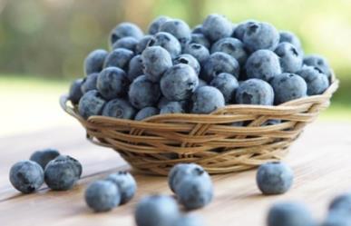 Esta enfermedad provoca que no puedas comer arándanos