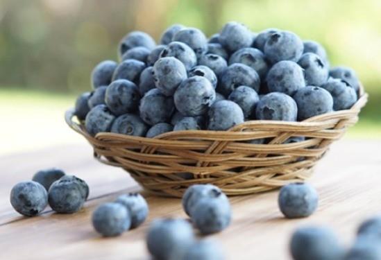 Esta enfermedad provoca que no puedas comer arándanos