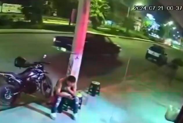 Evita motociclista secuestro de una mujer