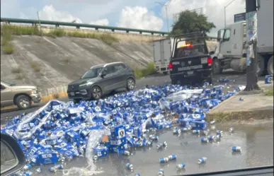 Volcadura y rapiña provocan caos vial en Guadalupe