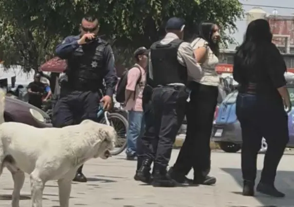 Lady gasolina: Mujer enloquece en gasolinera y amenaza a trabajadores (VIDEO)