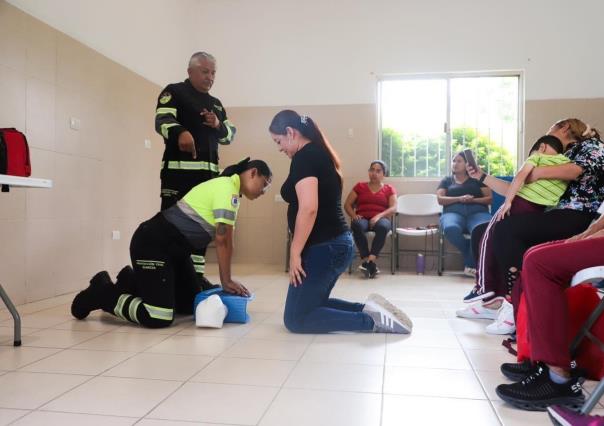 Protección Civil da cursos de primeros auxilios en García