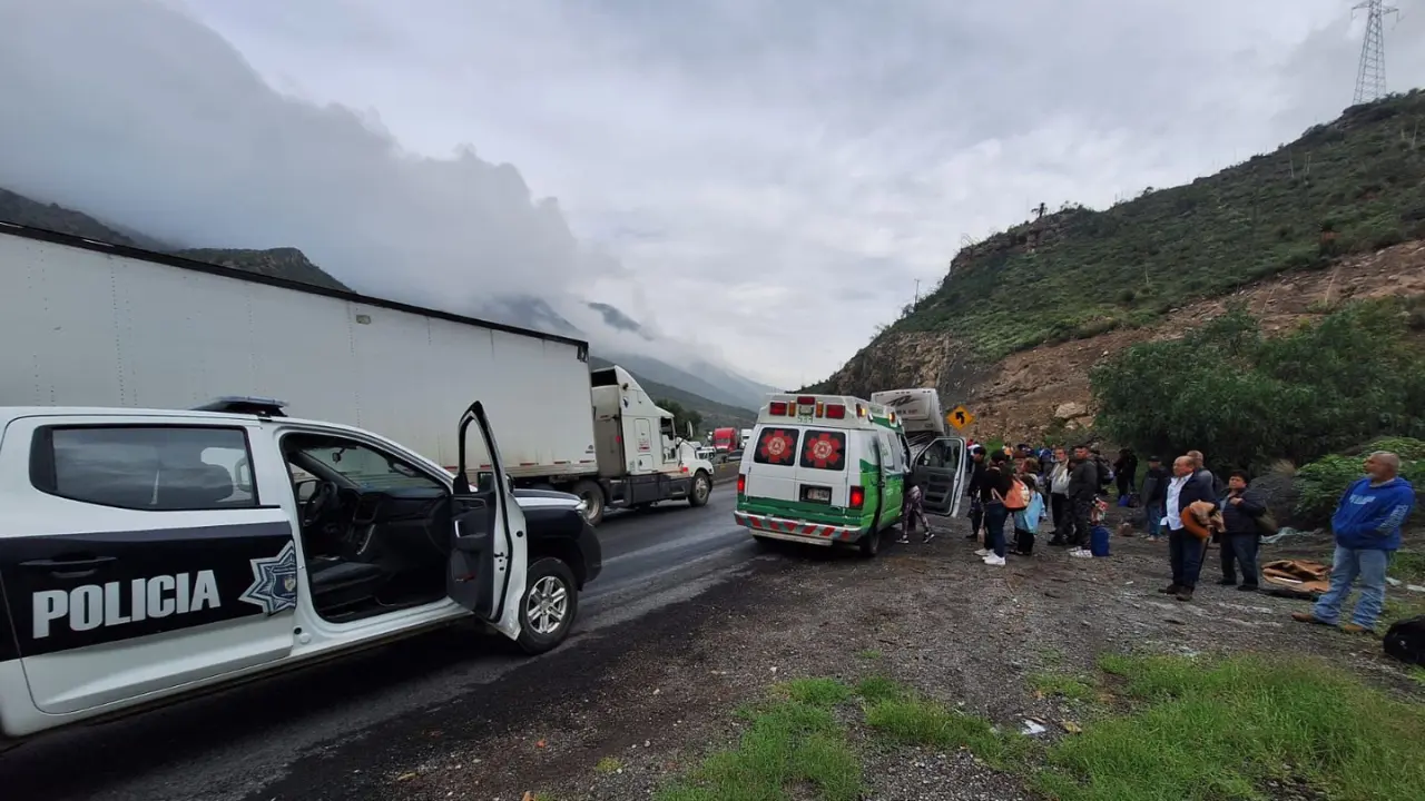 Accidente en la Carretera 57 en Arteaga / Foto: Gobierno Municipal de Arteaga