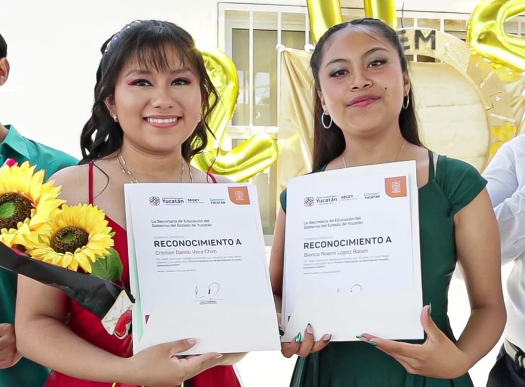 Bachillerato Yucatán: Éxito de Blanca Noemí López Balam y Cristian Danilú Vera Chi