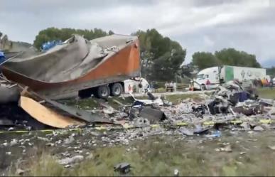 Otro fatal accidente en la carretera 57: Fallecen 3 personas y saquean cerveza