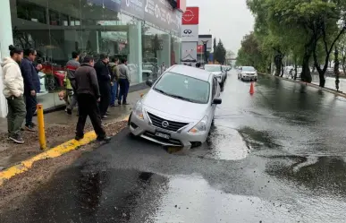 Cuidado con los baches...¿Sabías que puedes reclamar los daños? (VIDEO)