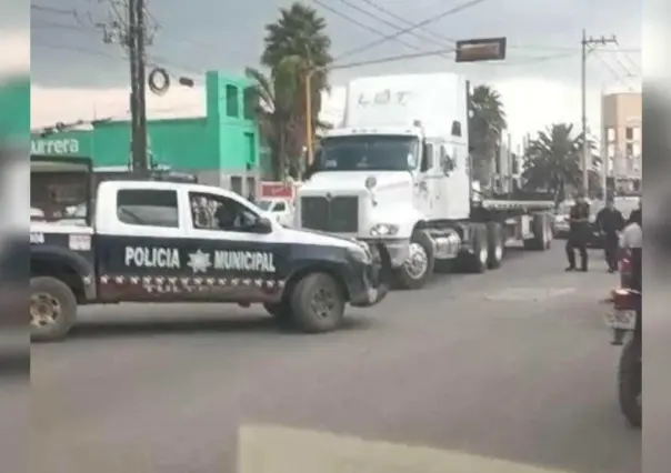 Detienen a trailero a balazos en Tultepec (VIDEO)