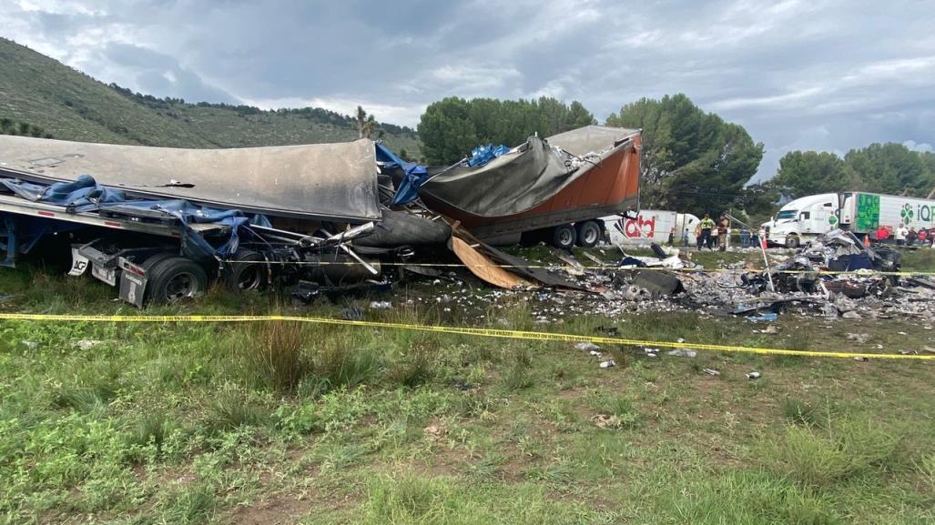 Nuevo accidente mortal en carretera 57: Fallecen 2 traileros y un menor de edad