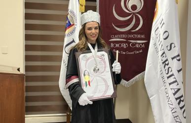 Mónica Cruz recibe grado de Doctor Honoris Causa por su labor en los medios